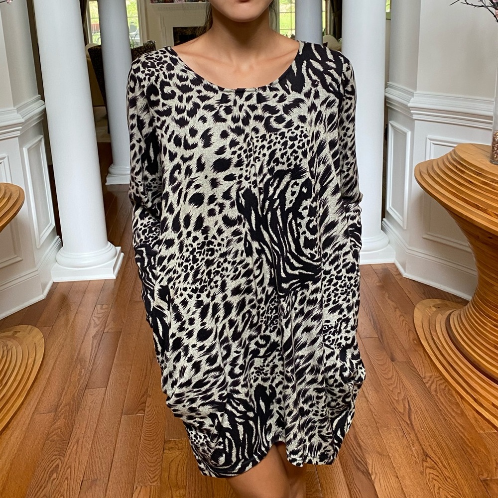 Cheetah print long sleeve dress with pockets